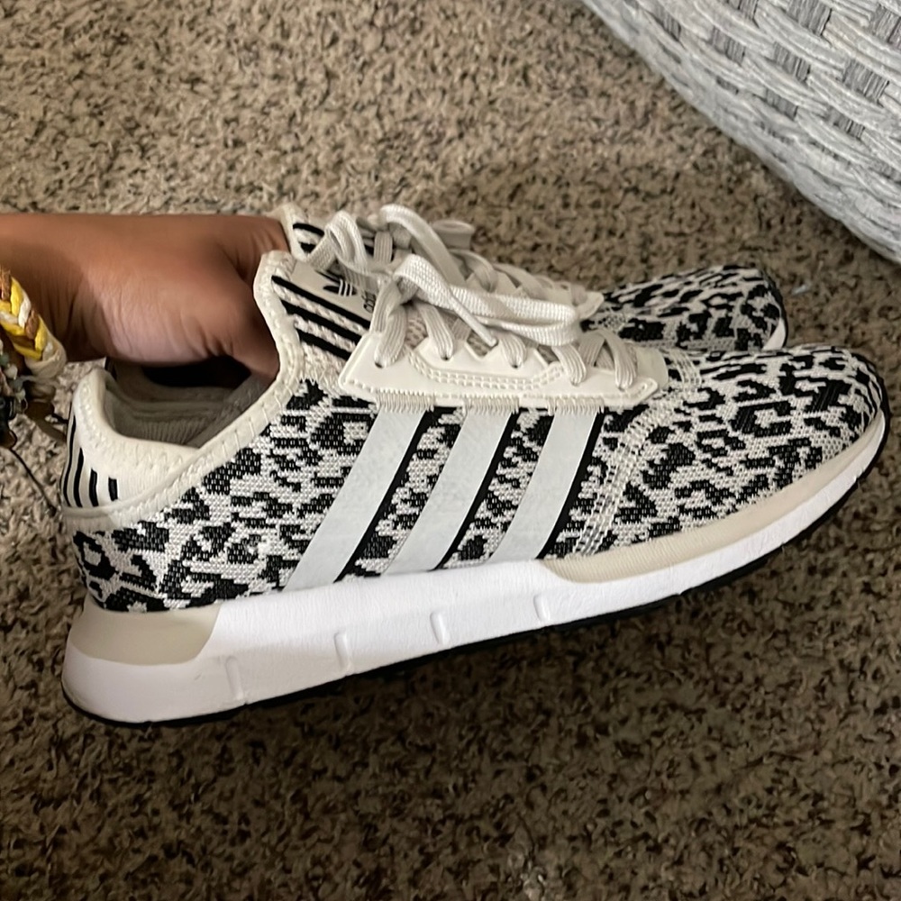 Adidas swiftrun
